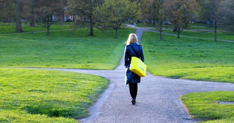 Choisir un hébergement écologique en voyage : le guide pratique pour bien décider