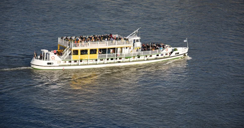 Excursions en bateau sur les lacs